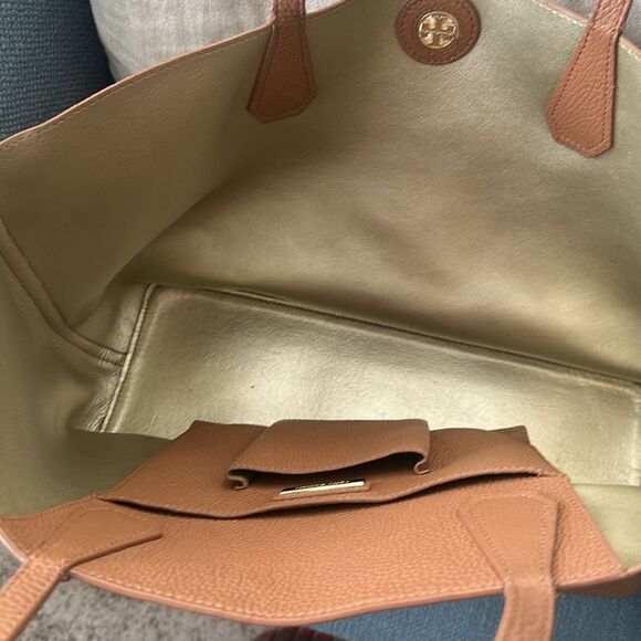 Tory Burch Camel Leather Tote Bag - Picture 5 of 9